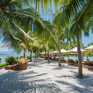 Diamond Bay & Resort